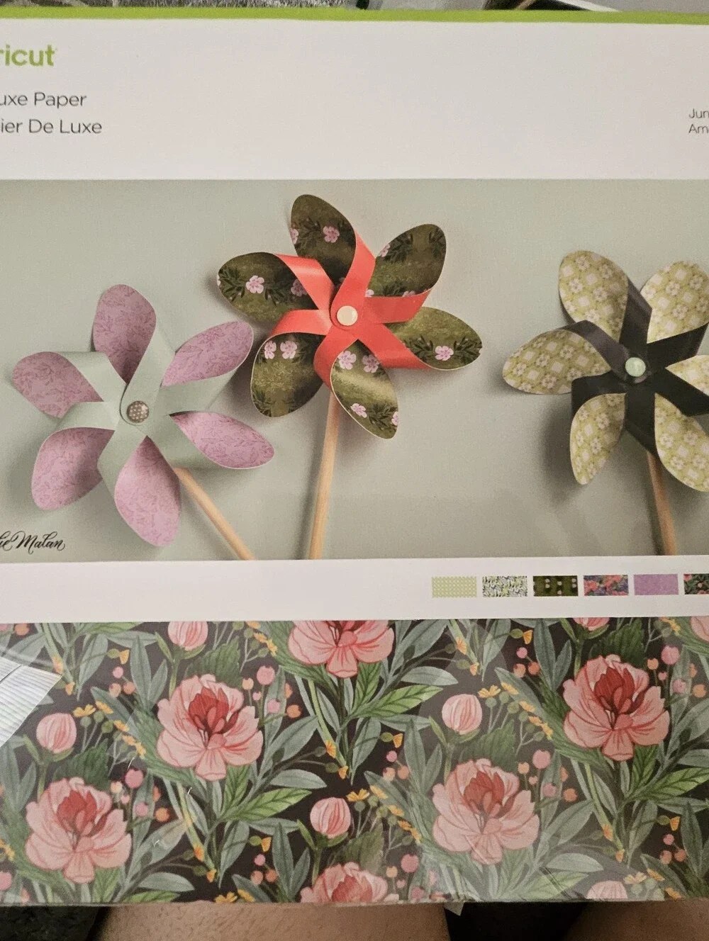 Cricut Deluxe Paper Pack